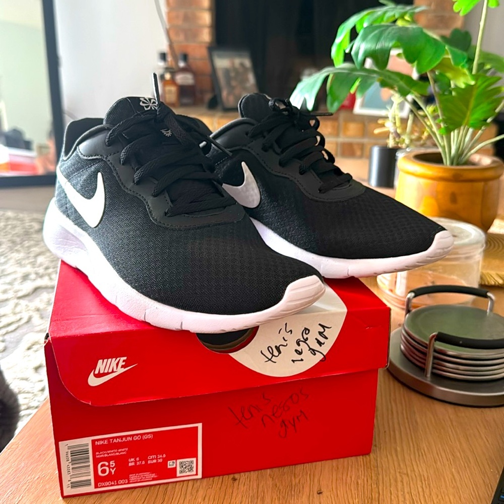Nike Tanjun go